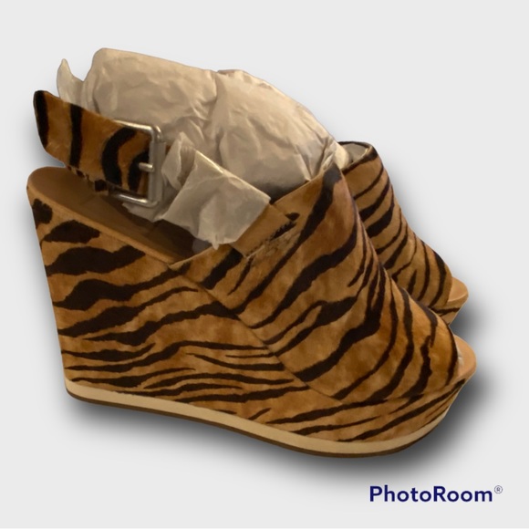 Dolce Vita Shoes - Dolce Vita Tiger Calf Hair Sandals, 7.5, NWOT